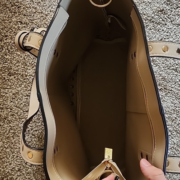 Purse - Picture 4 of 6